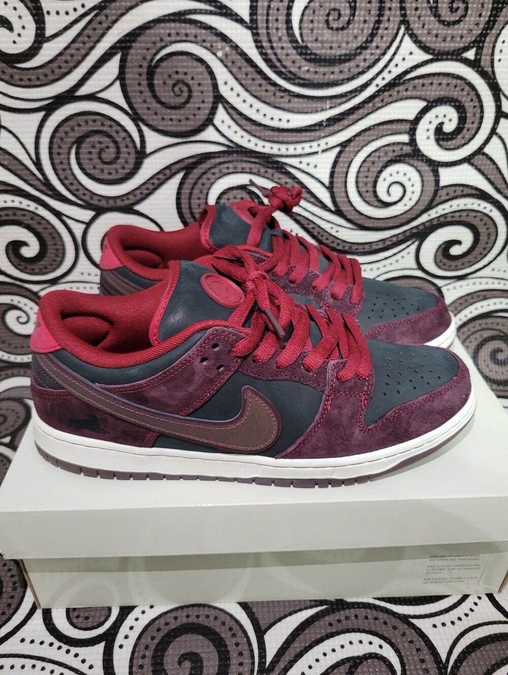 Nike SB Dunk Low "Riot"